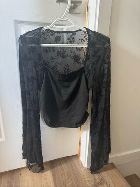 Source Unknown Black Sheer Floral Long-Sleeve Crop Top